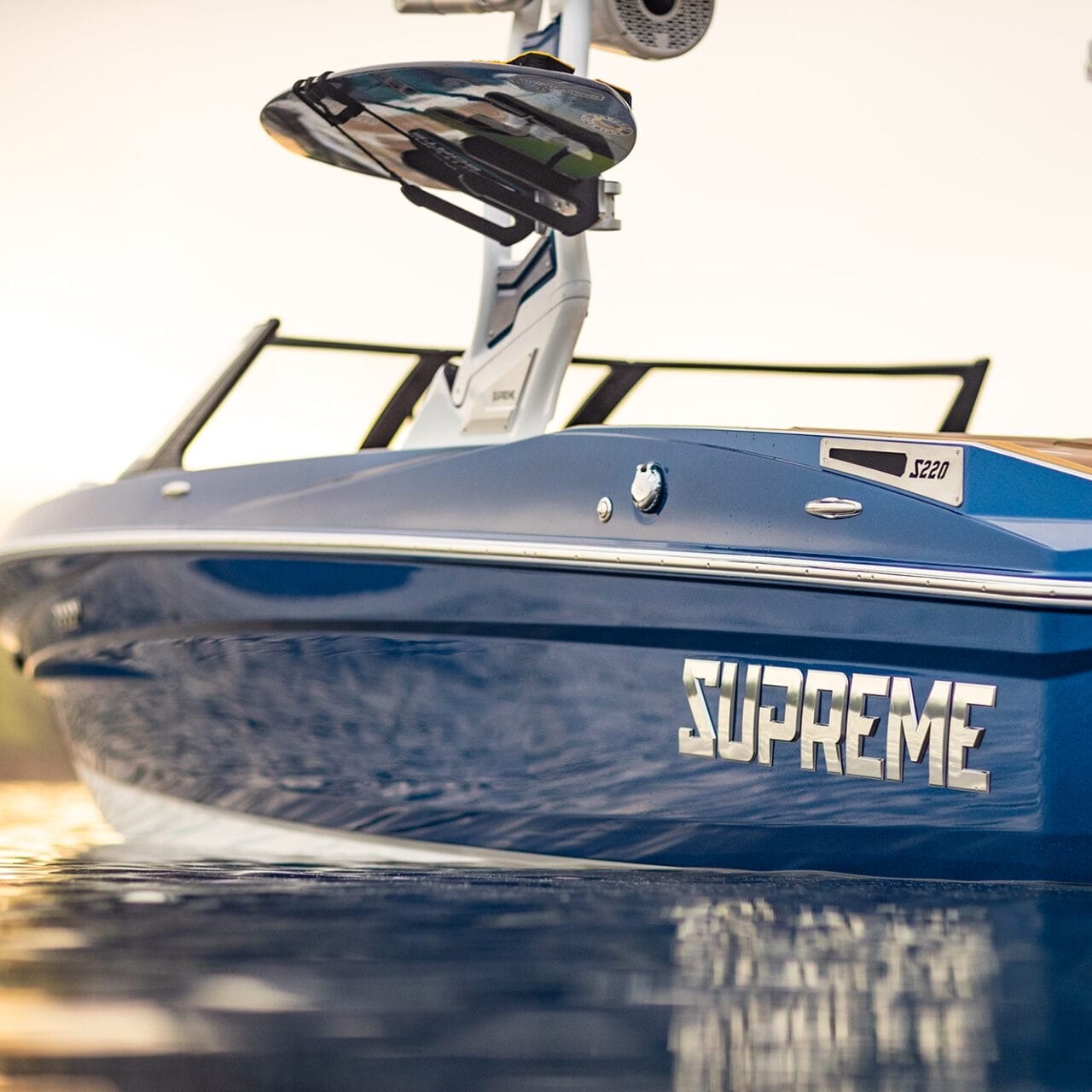 Supreme S220 boat